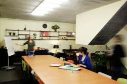 Grote werktafel beneden